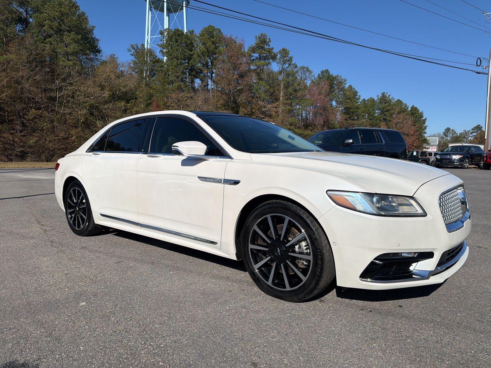 2017 Lincoln Continental Reserve photo 3