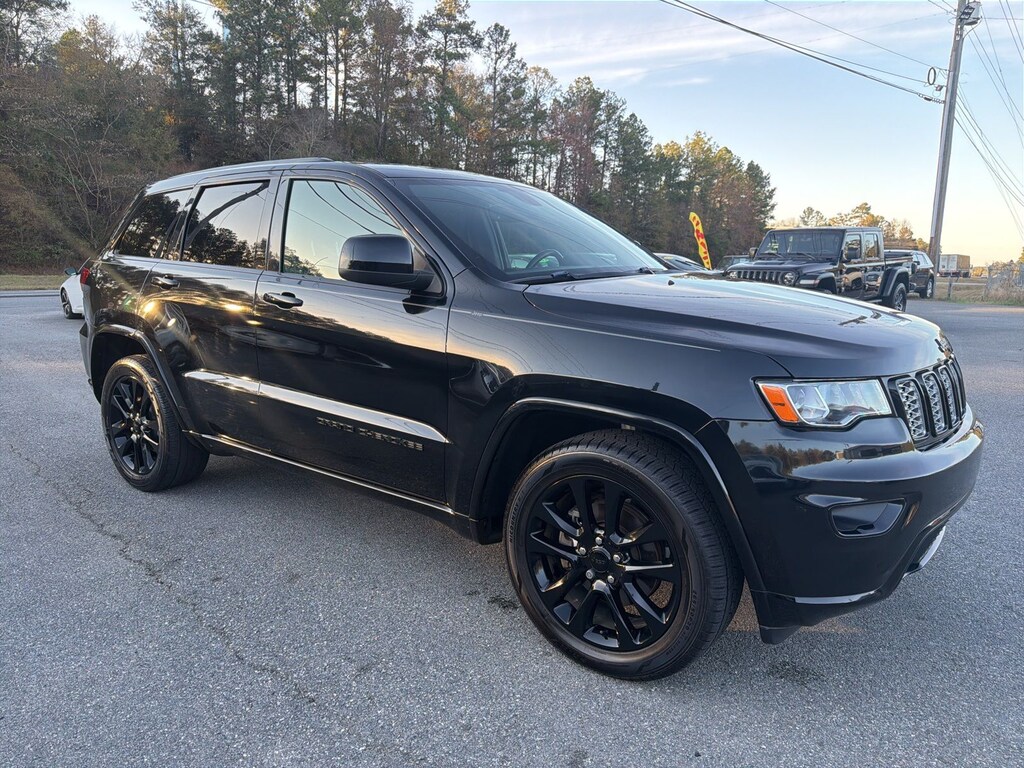 Used 2019 Jeep Grand Cherokee Altitude SUV