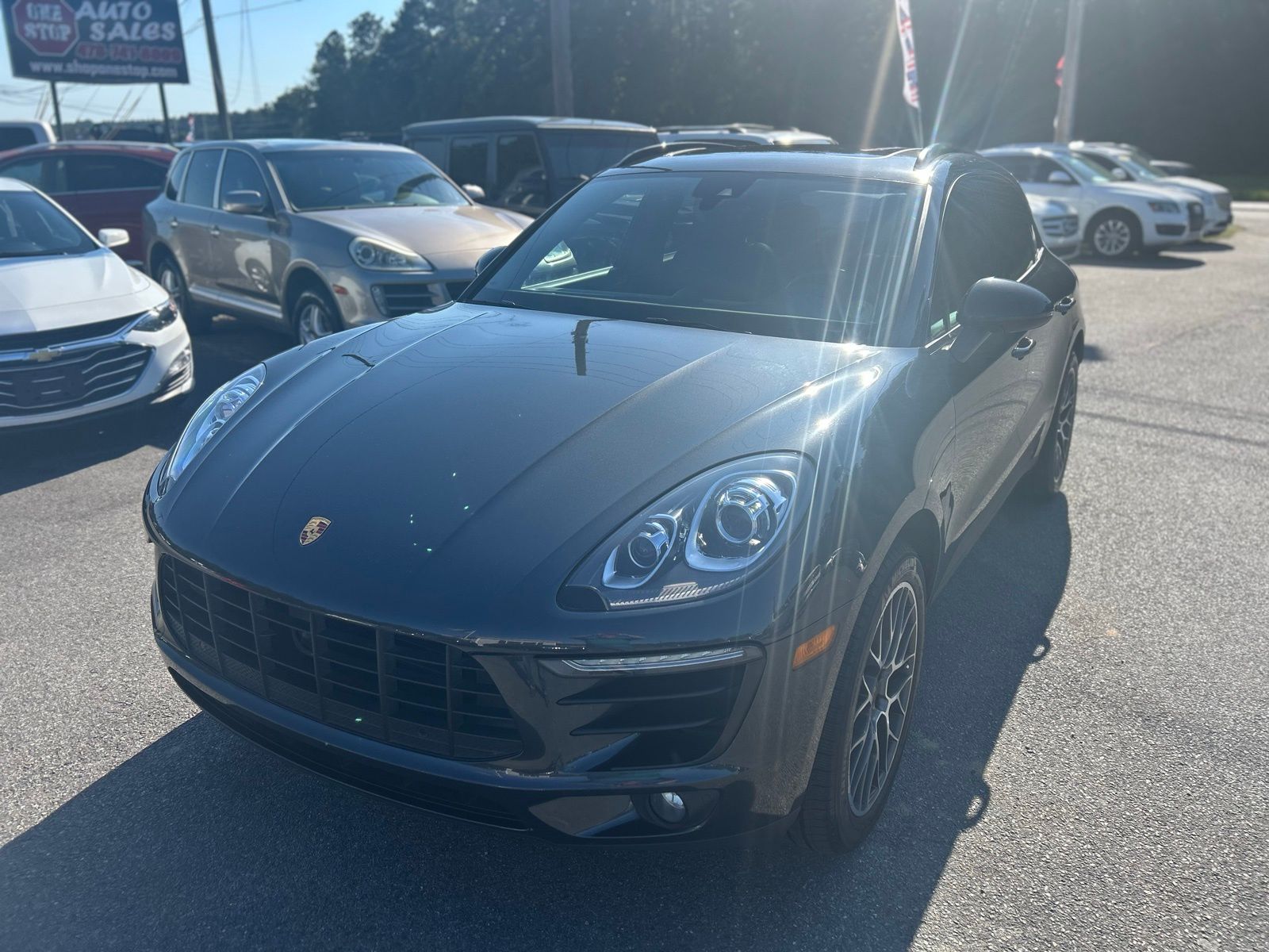 2018 Porsche Macan photo 2
