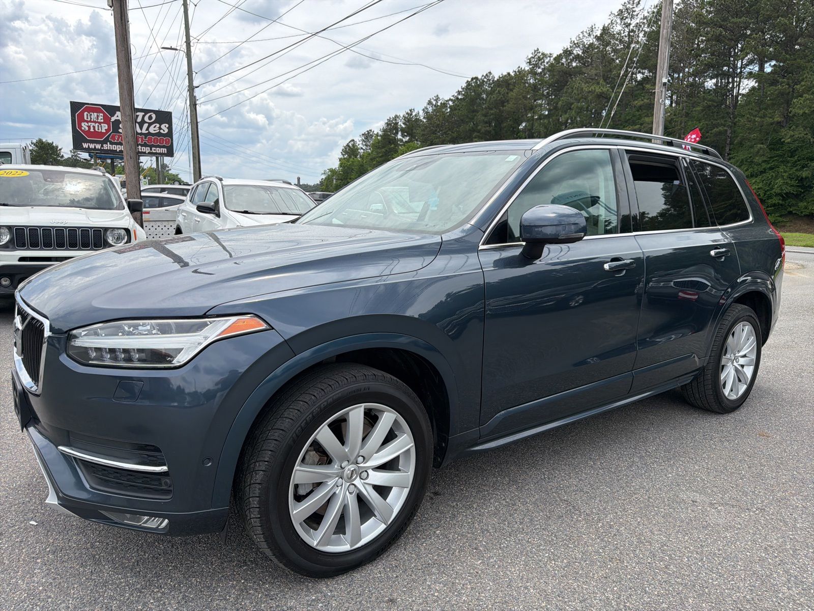 2019 Volvo XC90 T6 Momentum AWD's photo
