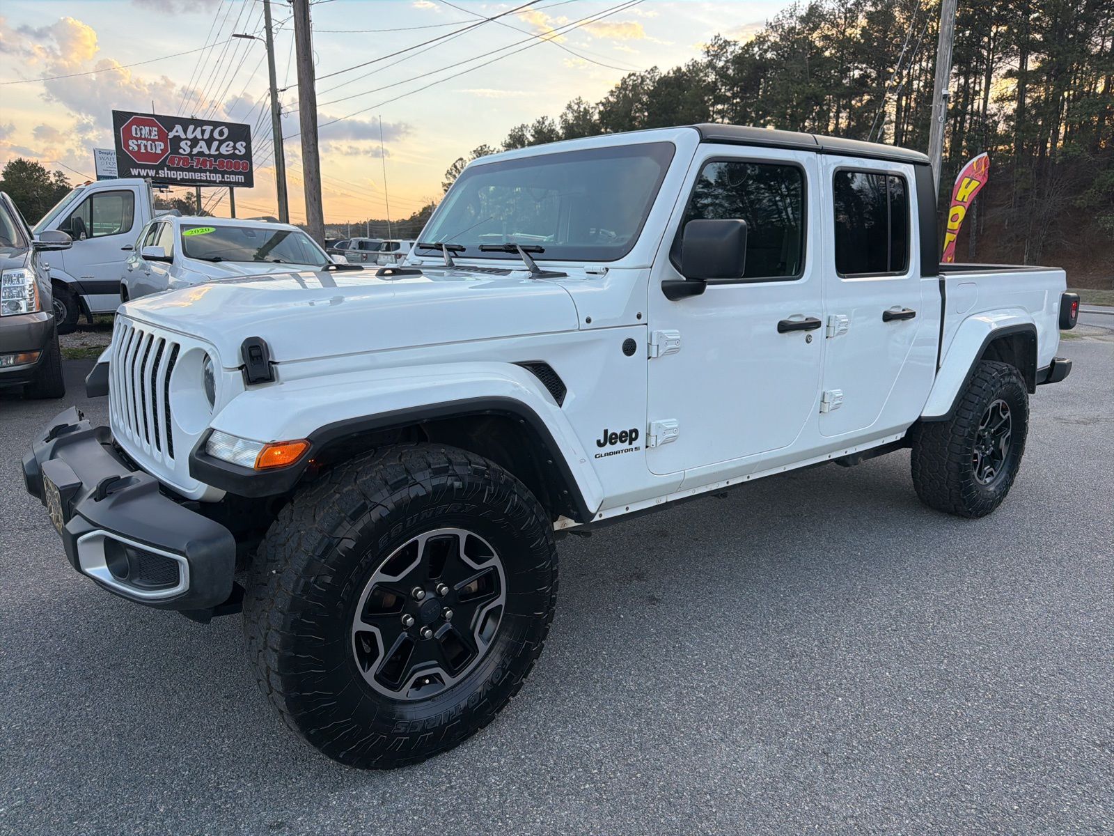2023 Jeep Gladiator Sport S's photo