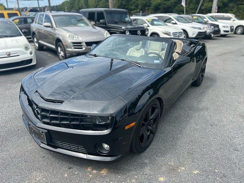 2011 Chevrolet Camaro SS photo 2