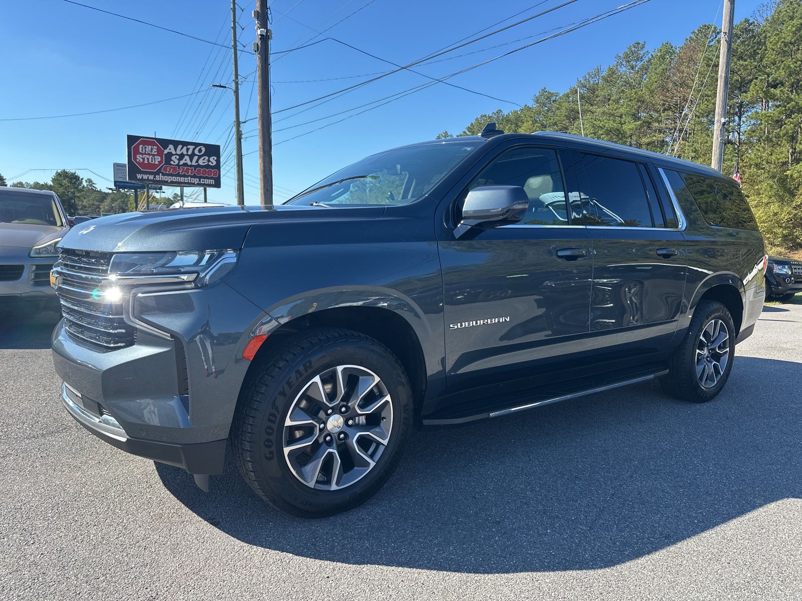2021 Chevrolet Suburban LT's photo