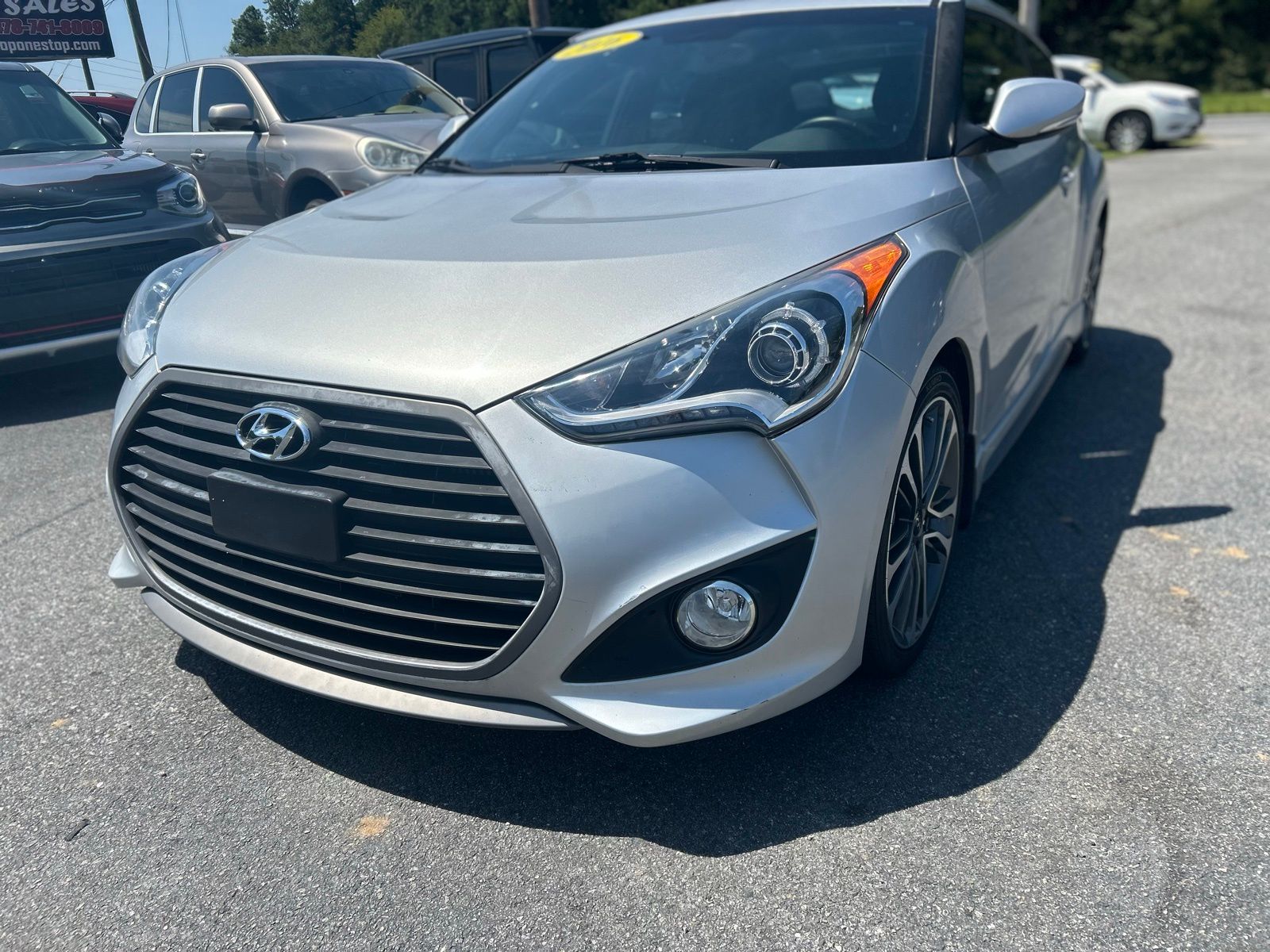 2016 Hyundai Veloster Turbo photo 2