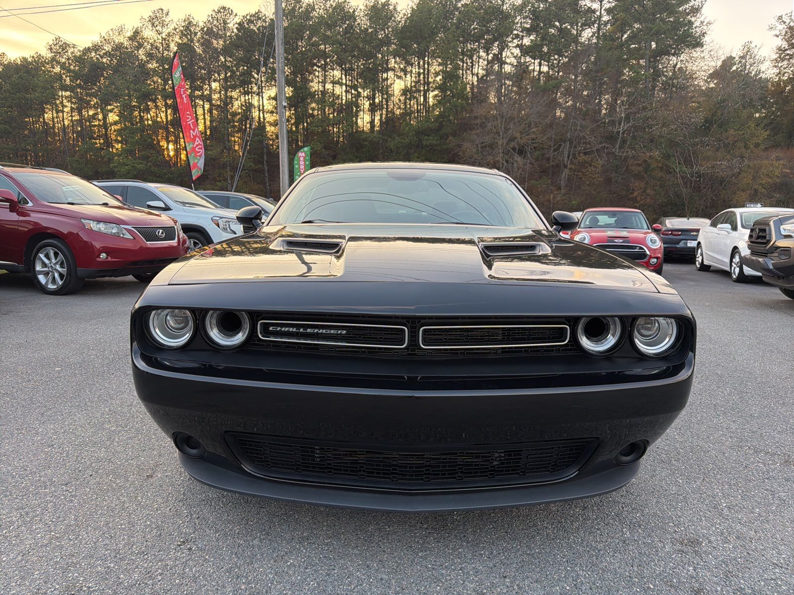 2015 Dodge Challenger SXT photo 2