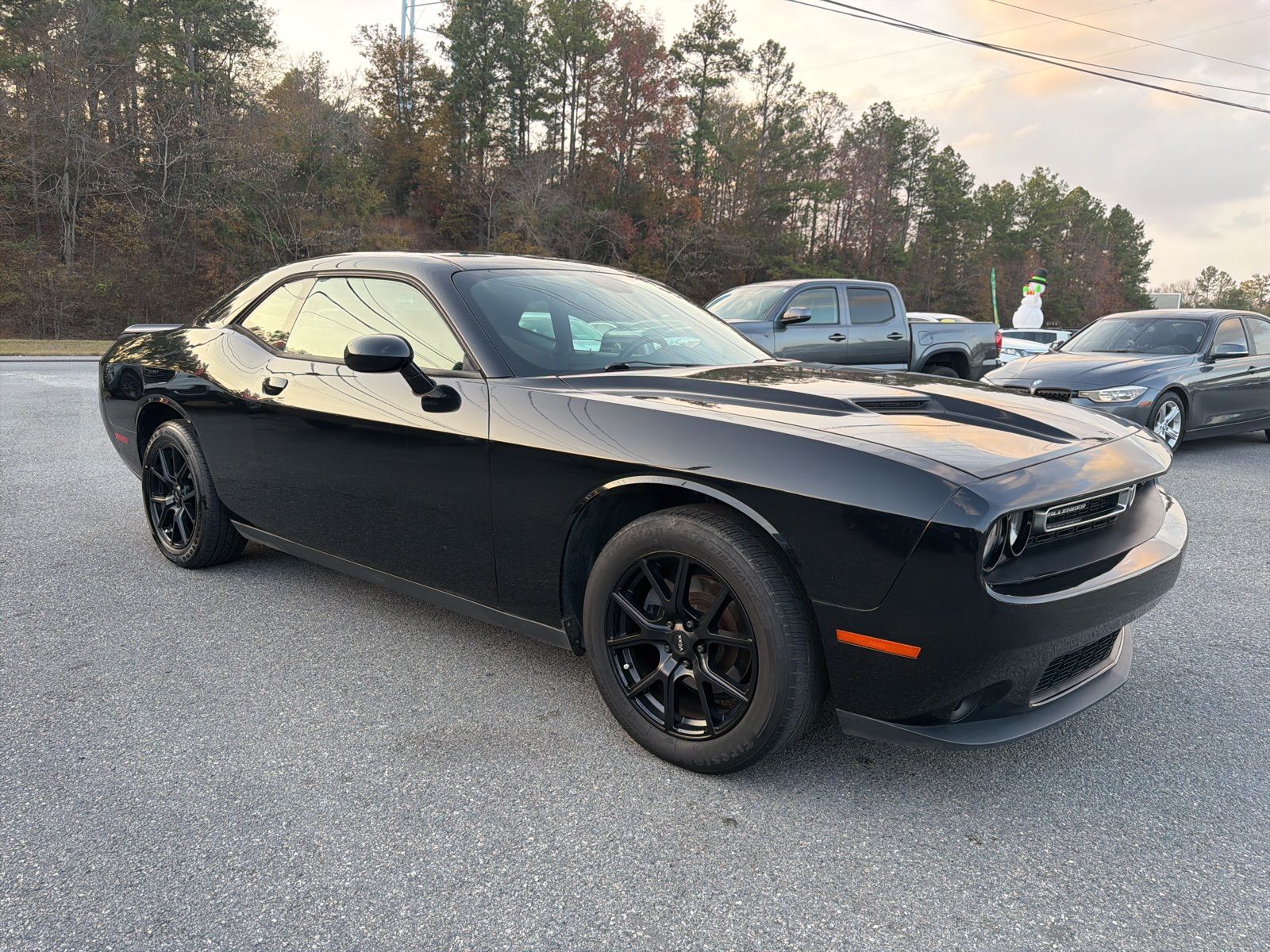2015 Dodge Challenger SXT photo 3