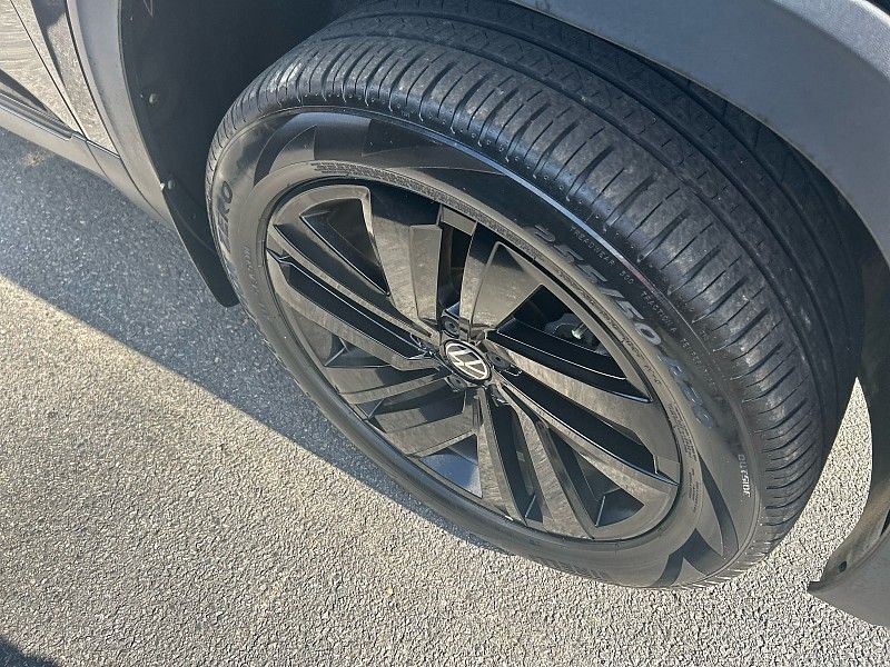 2021 Volkswagen Atlas SEL photo 2