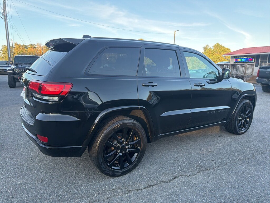 Used 2019 Jeep Grand Cherokee Altitude SUV