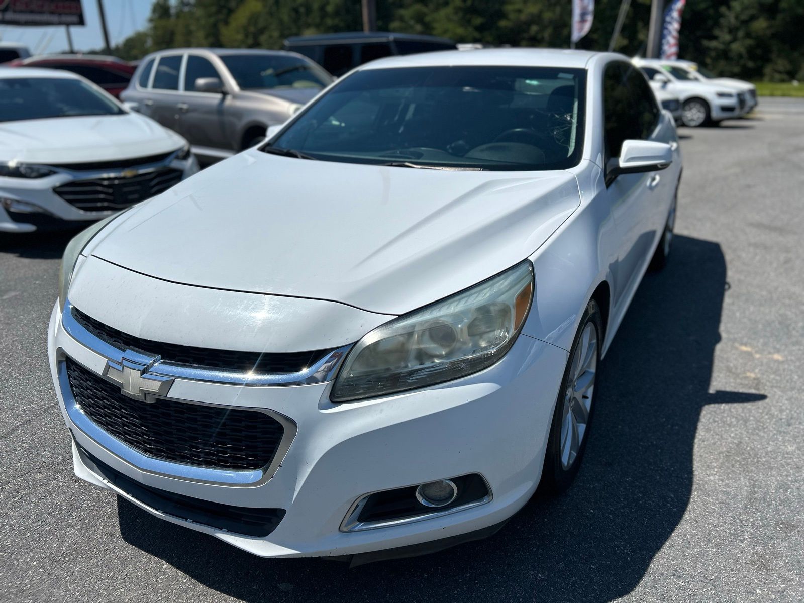 2015 Chevrolet Malibu 2LT photo 2