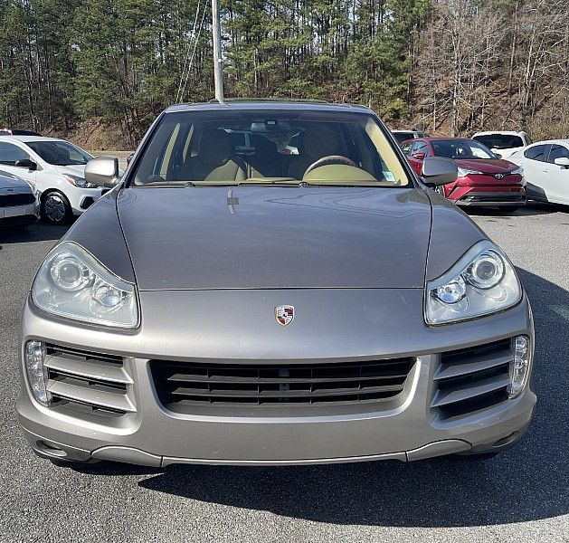 2009 Porsche Cayenne Base photo 2