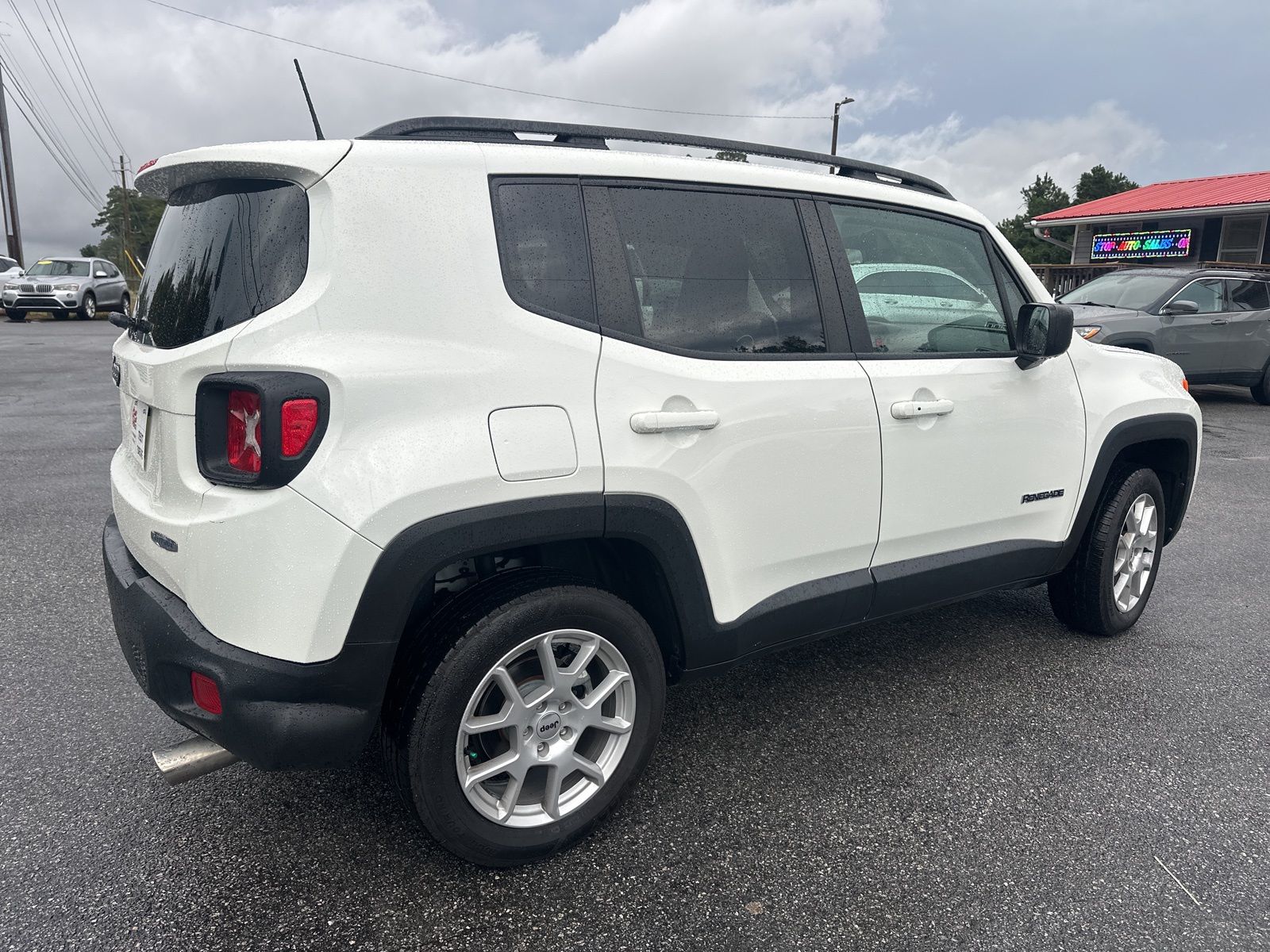 2022 Jeep Renegade Latitude photo 4
