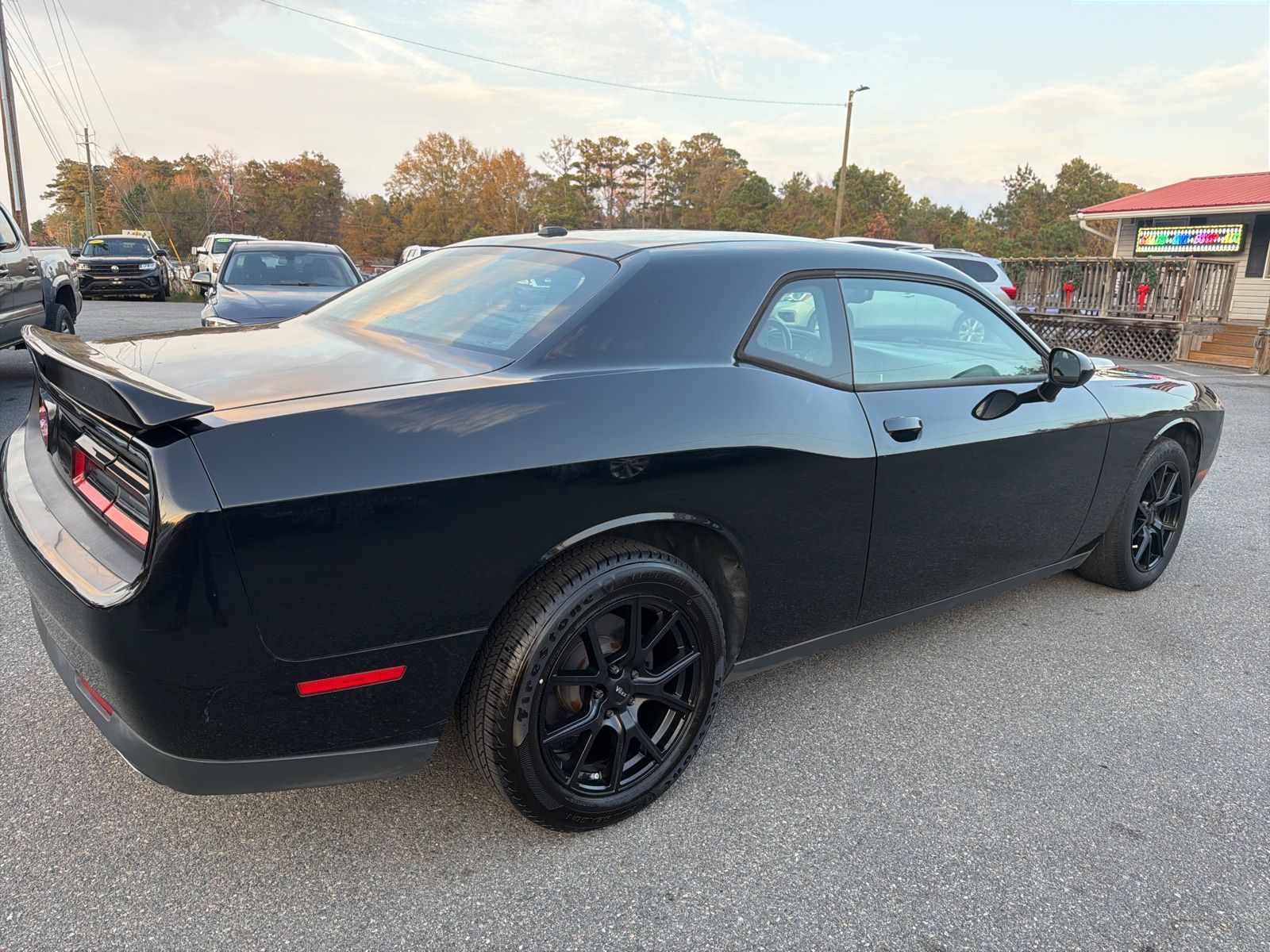 2015 Dodge Challenger SXT photo 4