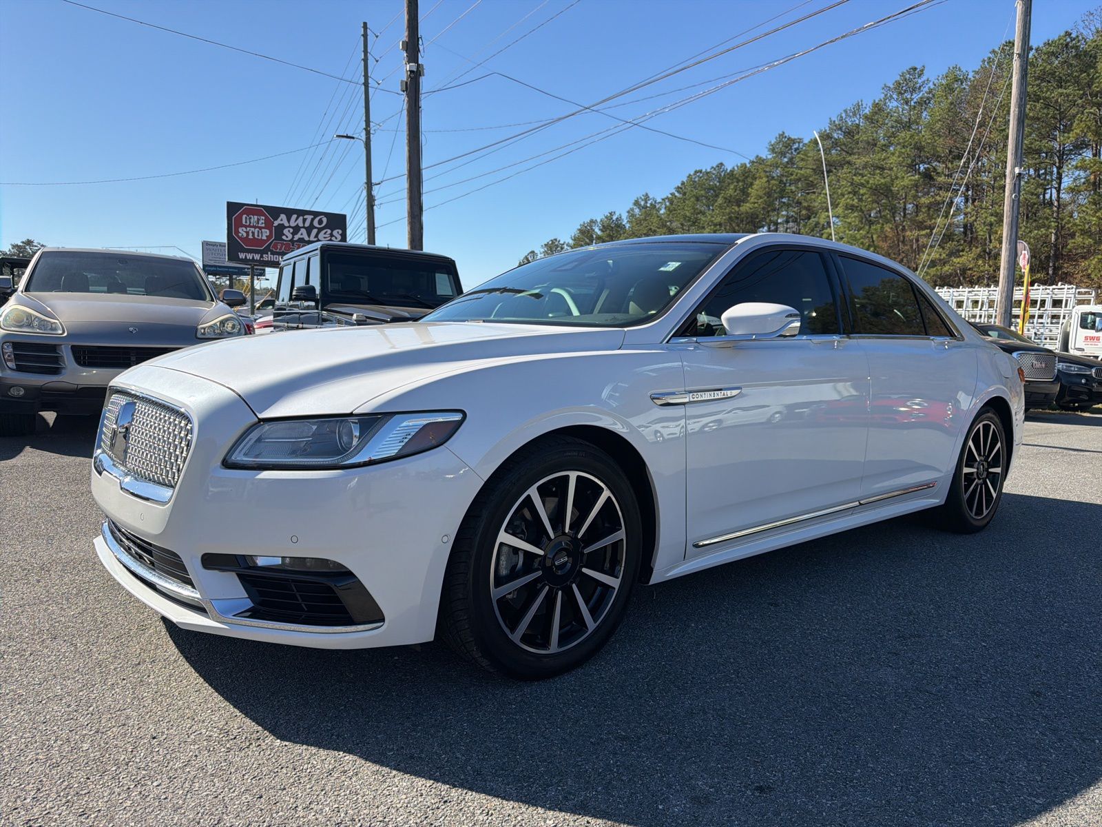 2017 Lincoln Continental Reserve's photo