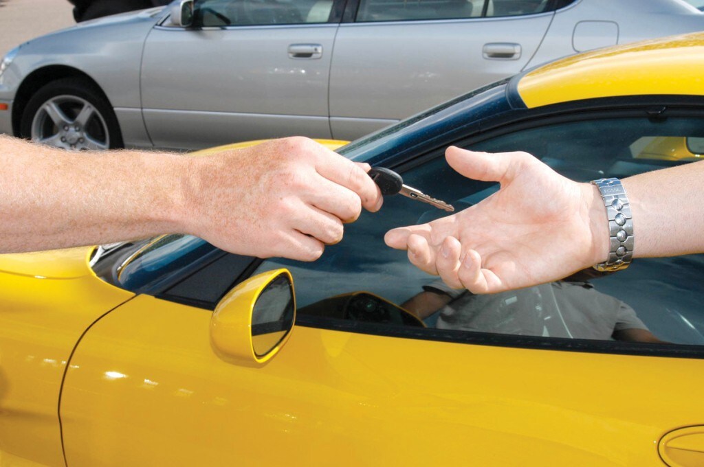 handing-keys-1024x680.jpg
