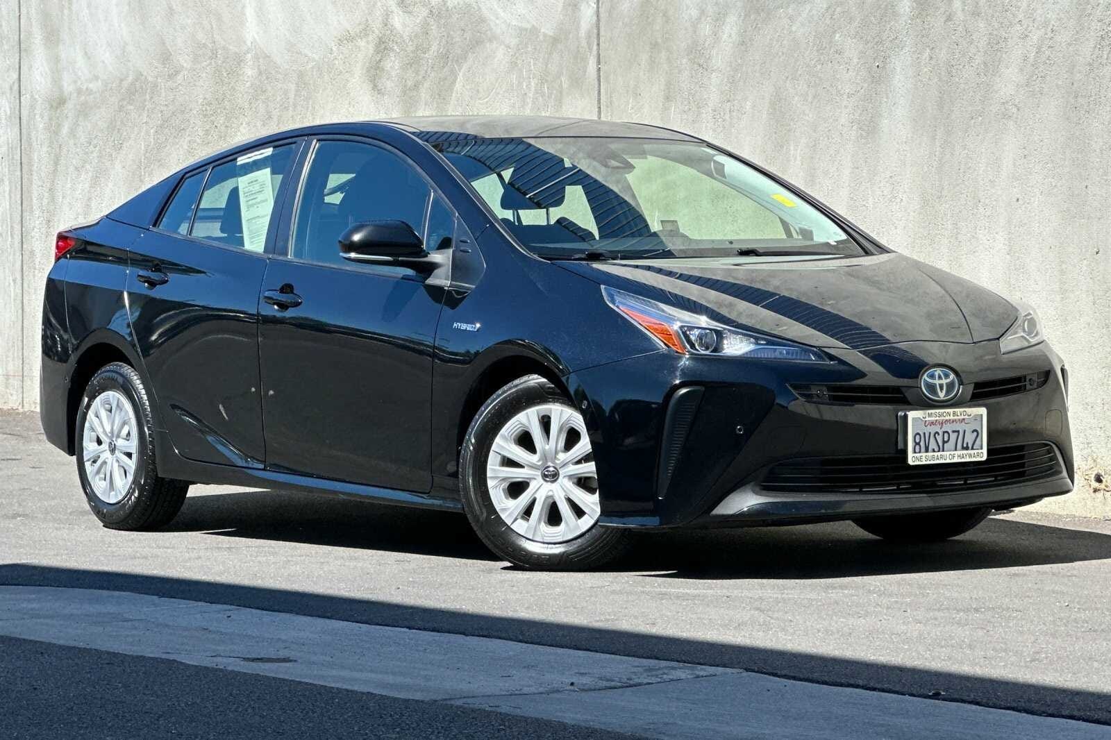 Used 2021 Toyota Prius XLE with VIN JTDKAMFU1M3147763 for sale in Hayward, CA