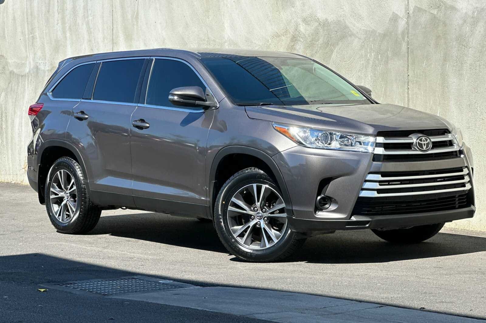 Used 2019 Toyota Highlander LE with VIN 5TDBZRFH0KS716932 for sale in Hayward, CA