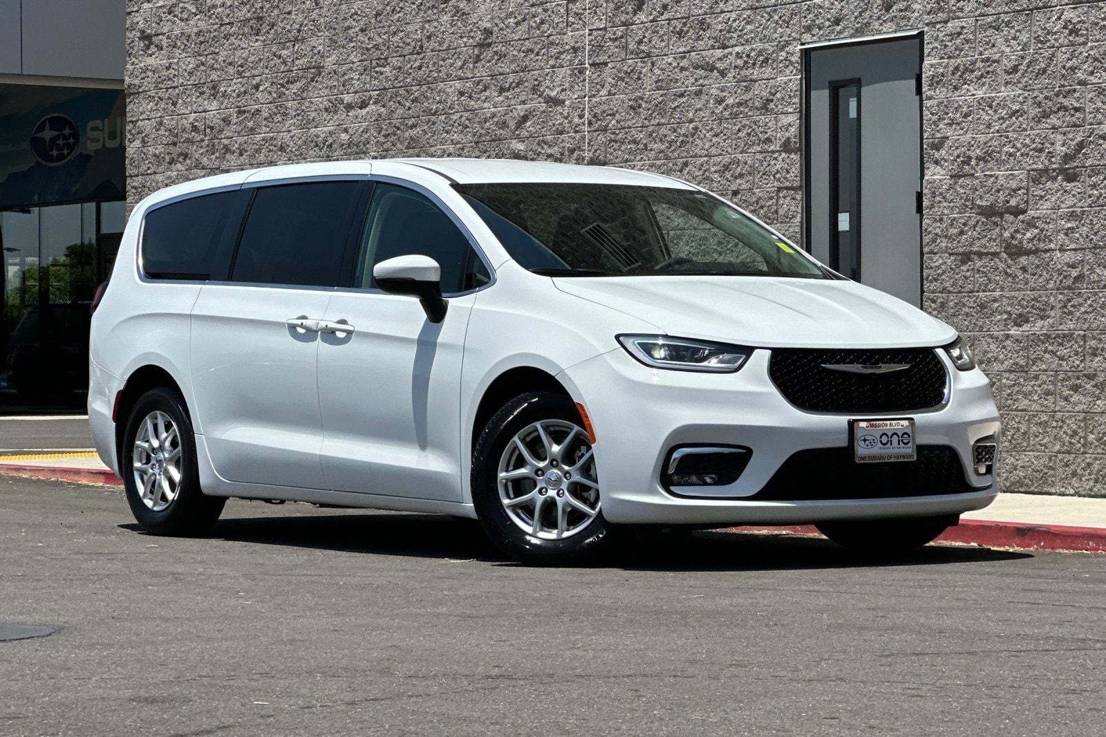Used 2023 Chrysler Pacifica Touring L with VIN 2C4RC1BG4PR550185 for sale in Hayward, CA