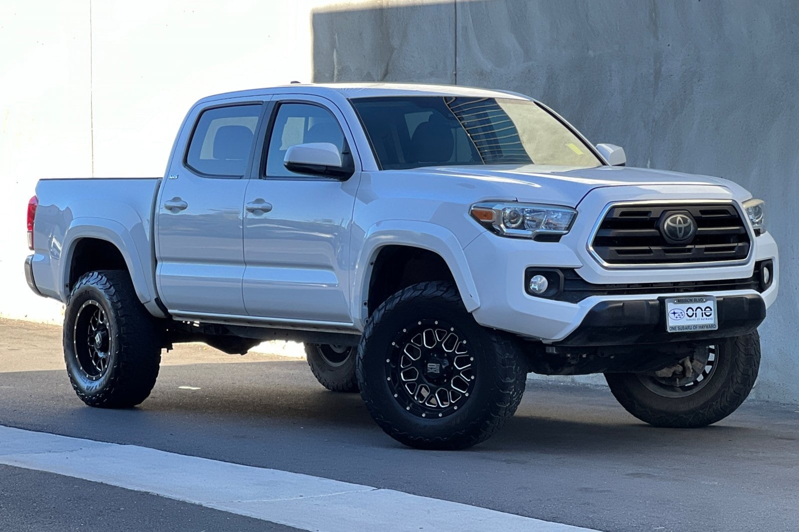 Used 2018 Toyota Tacoma SR5 with VIN 3TMCZ5AN0JM167144 for sale in Hayward, CA