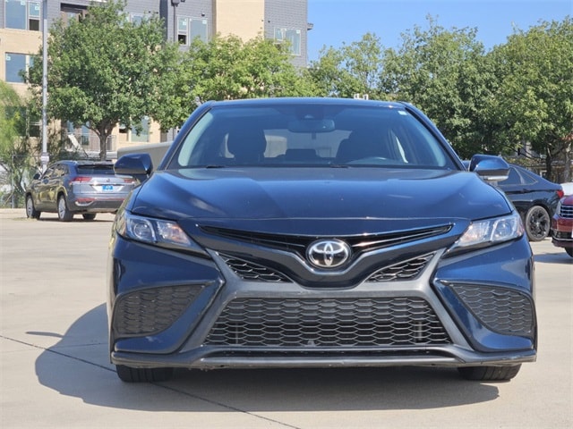 Used 2021 Toyota Camry SE with VIN 4T1T11AK9MU530543 for sale in Austin, TX