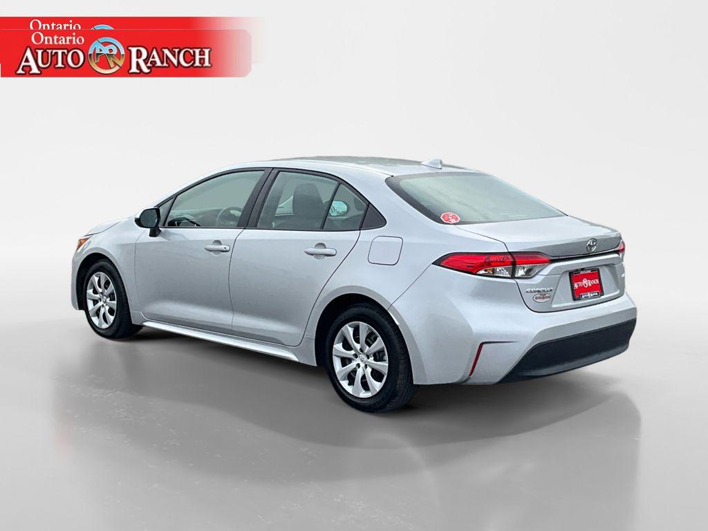 2023 Toyota Corolla LE photo 3