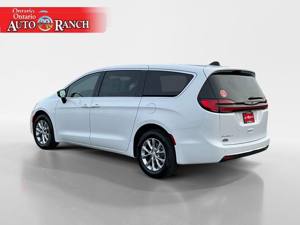 New 2026 Chrysler Pacifica Select Passenger Van