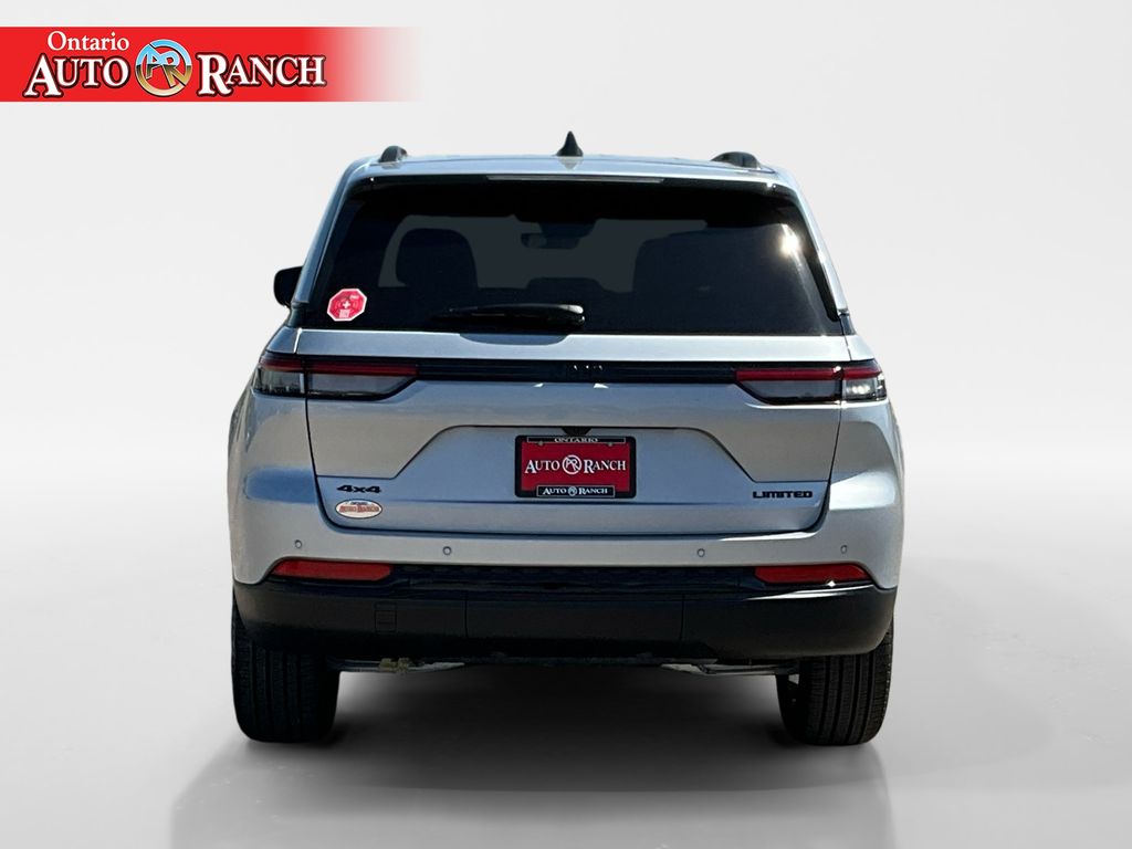 2025 Jeep Grand Cherokee Limited photo 4