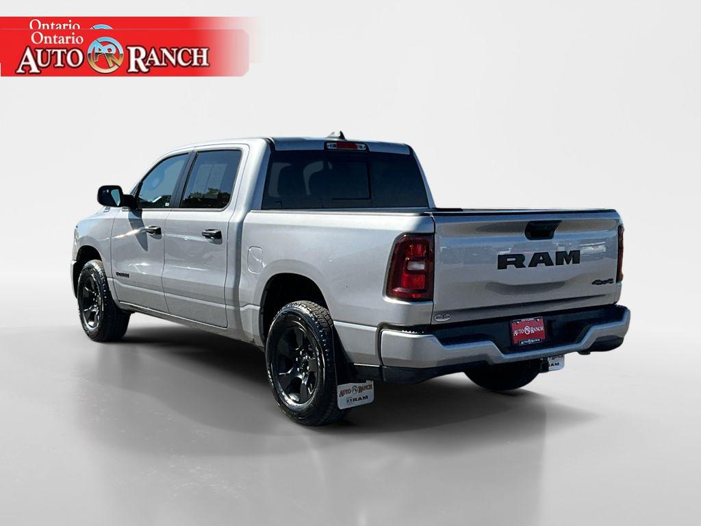 2025 Ram 1500 Tradesman photo 3