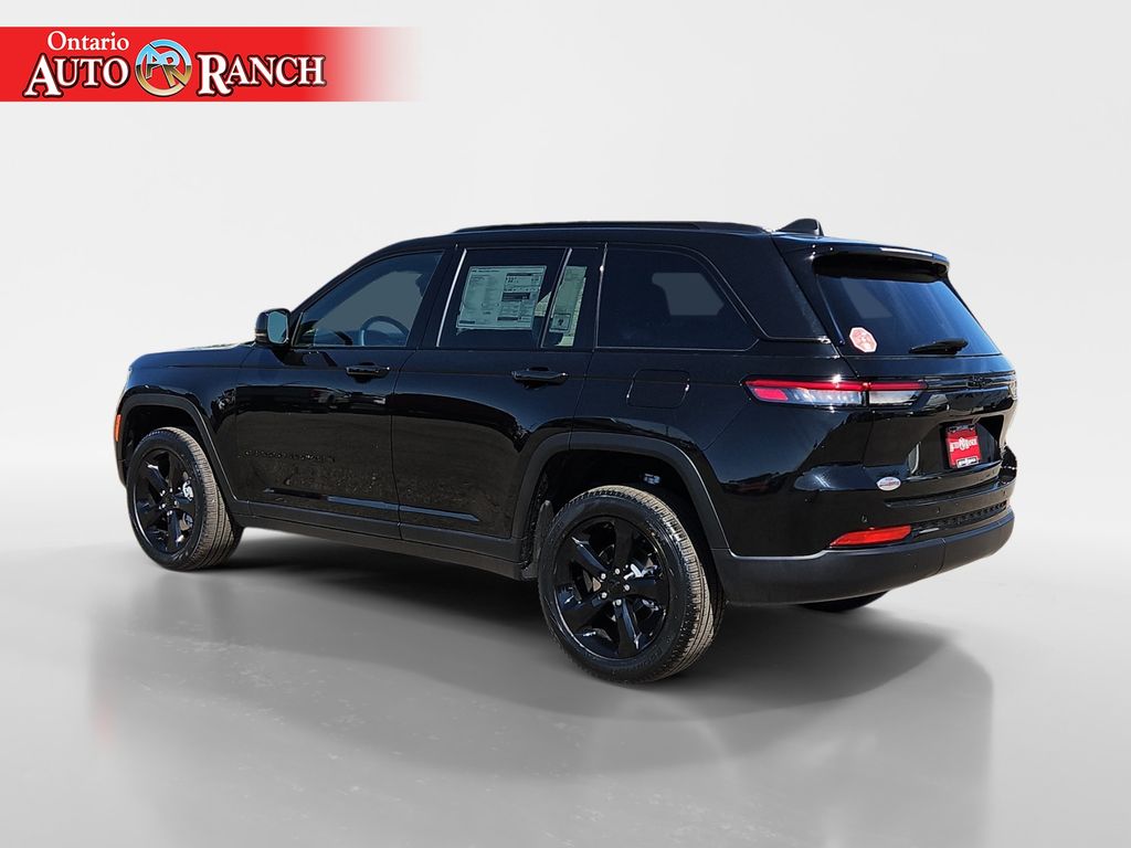 2025 Jeep Grand Cherokee Limited photo 3