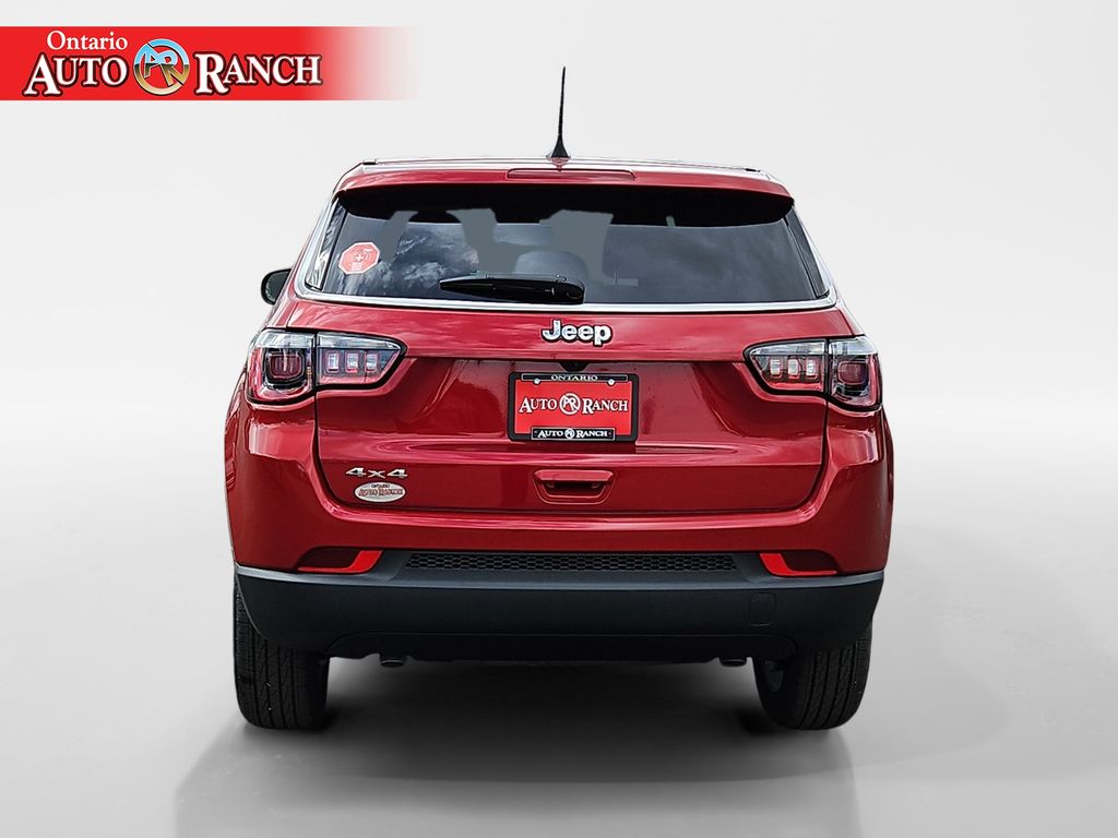 2025 Jeep Compass Sport photo 4
