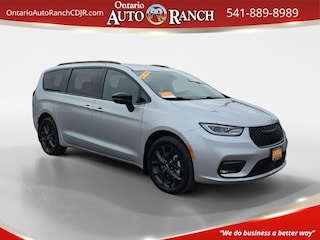 2023 Chrysler Pacifica Limited Passenger Van for sale in ontario oregon