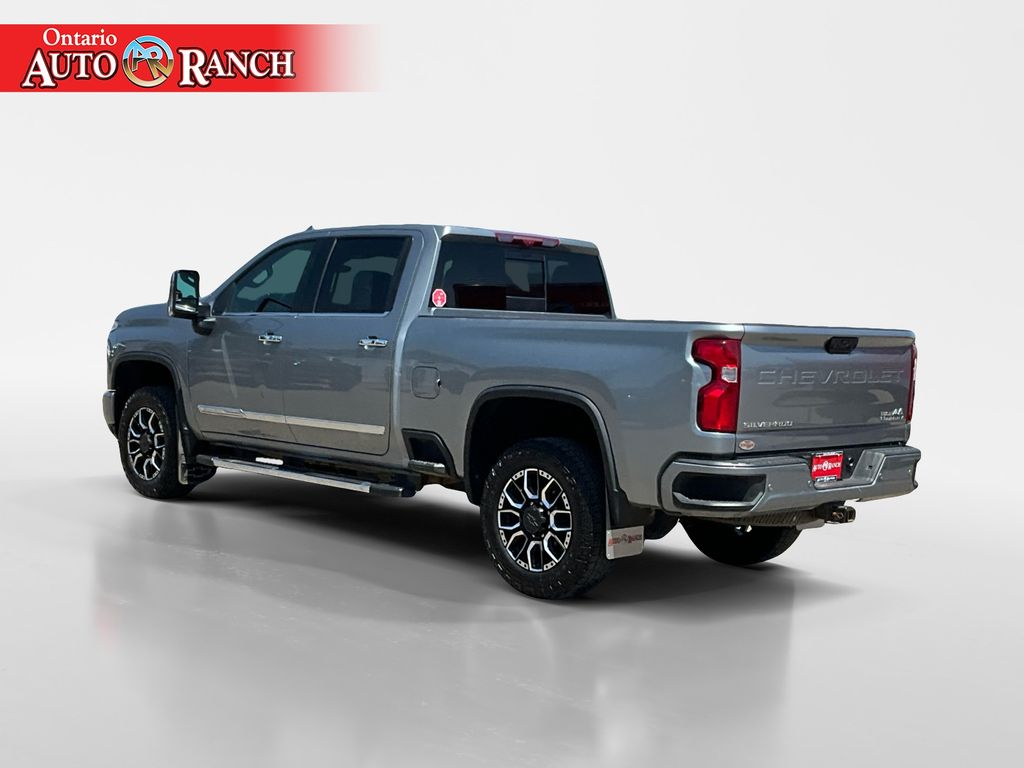 2024 Chevrolet Silverado 3500HD High Country photo 3