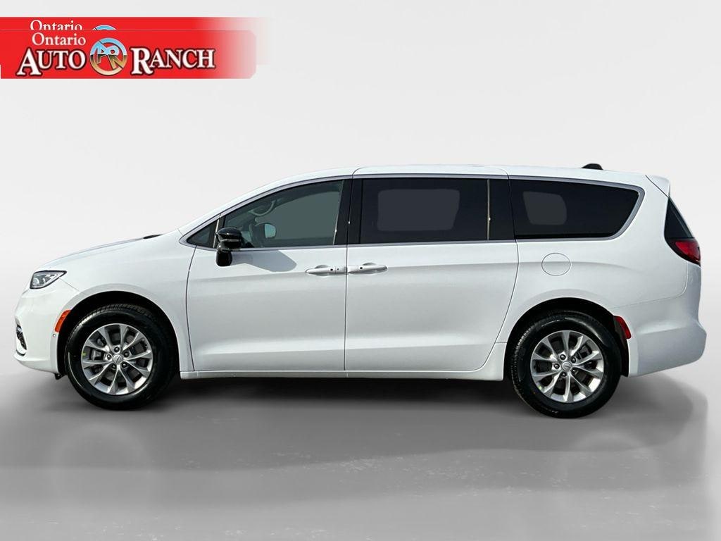 New 2026 Chrysler Pacifica Select Passenger Van