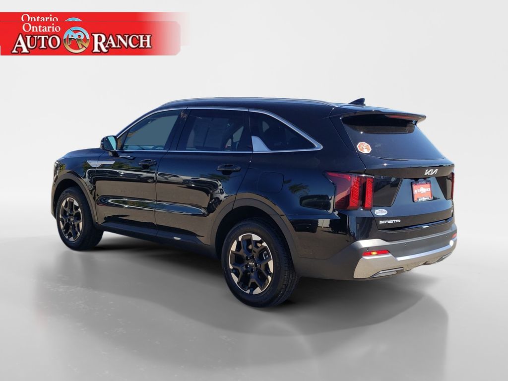 2024 Kia Sorento S photo 2