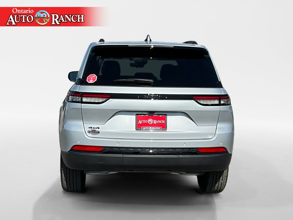 2025 Jeep Grand Cherokee Altitude X photo 4