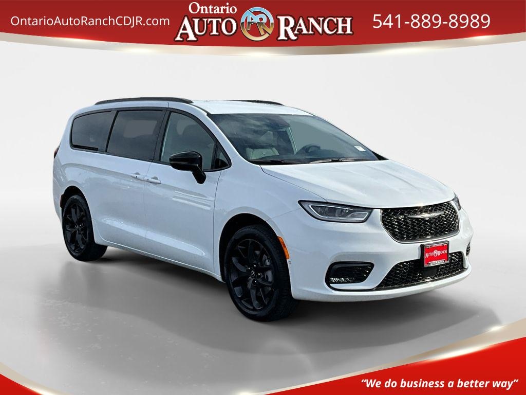 New 2026 Chrysler Pacifica Select Passenger Van