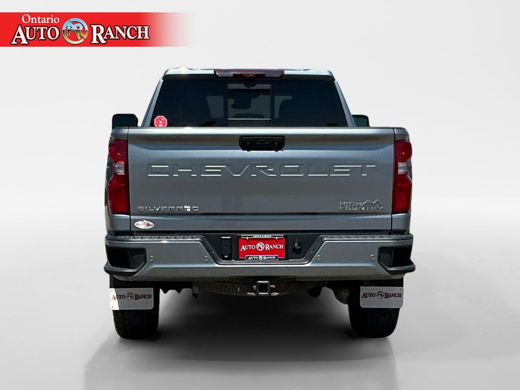 2024 Chevrolet Silverado 3500HD High Country photo 4