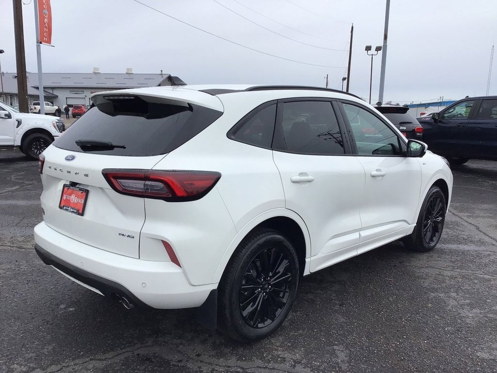 New 2023 Ford Escape ST-Line Elite SUV