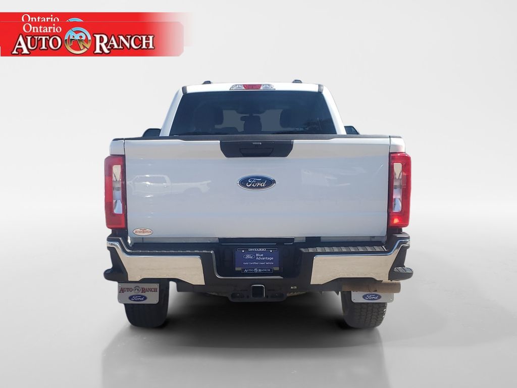 2023 Ford F-350 XLT photo 4