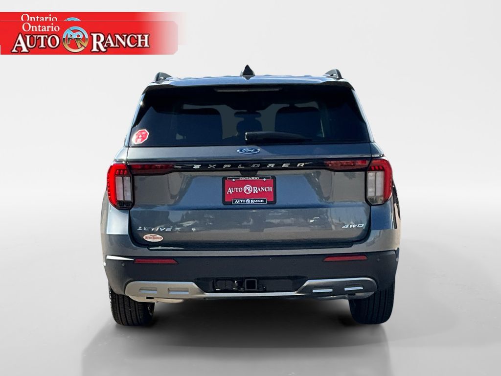 2025 Ford Explorer photo 3