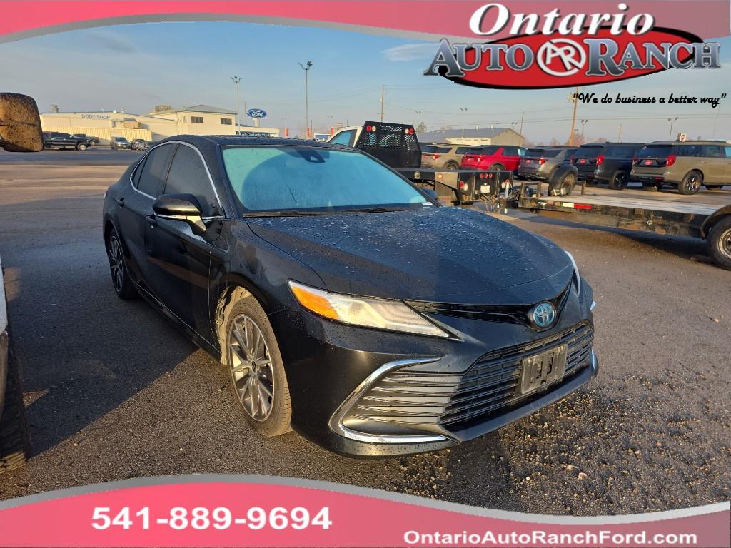 2022 Toyota Camry XLE's photo