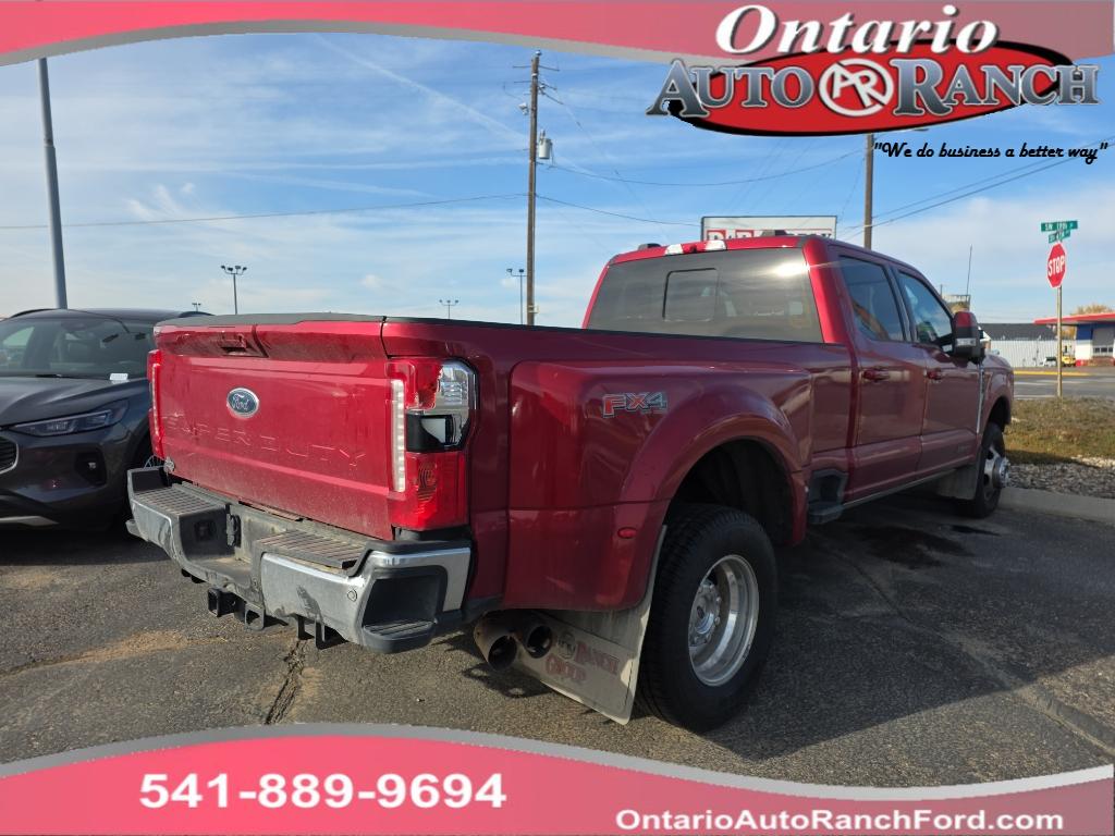 2023 Ford F-350 Super Duty Lariat's photo
