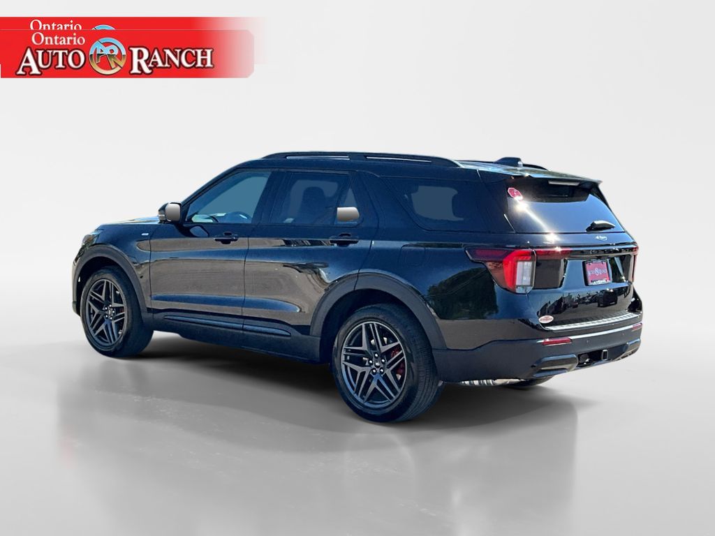 2025 Ford Explorer ST-Line photo 2
