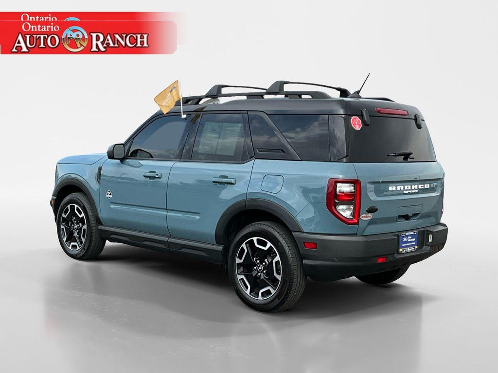 2022 Ford Bronco Sport Outer Banks photo 2