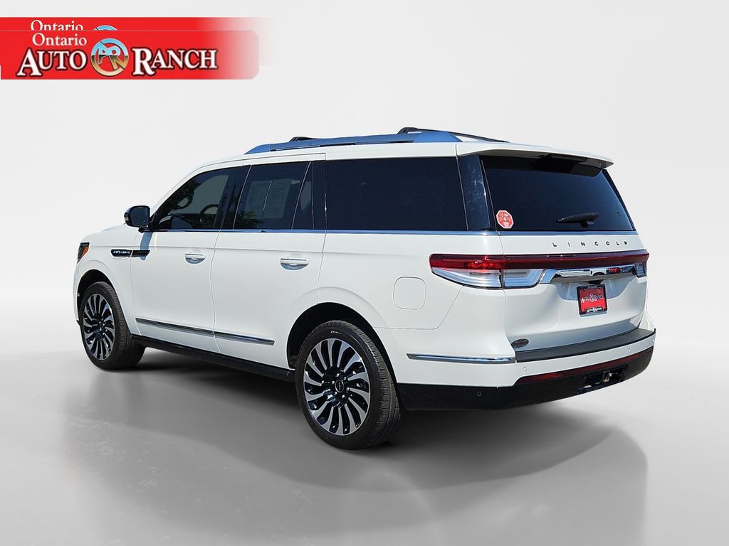 2022 Lincoln Navigator Black Label photo 3
