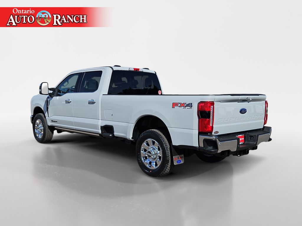 2025 Ford F-350 Lariat photo 3