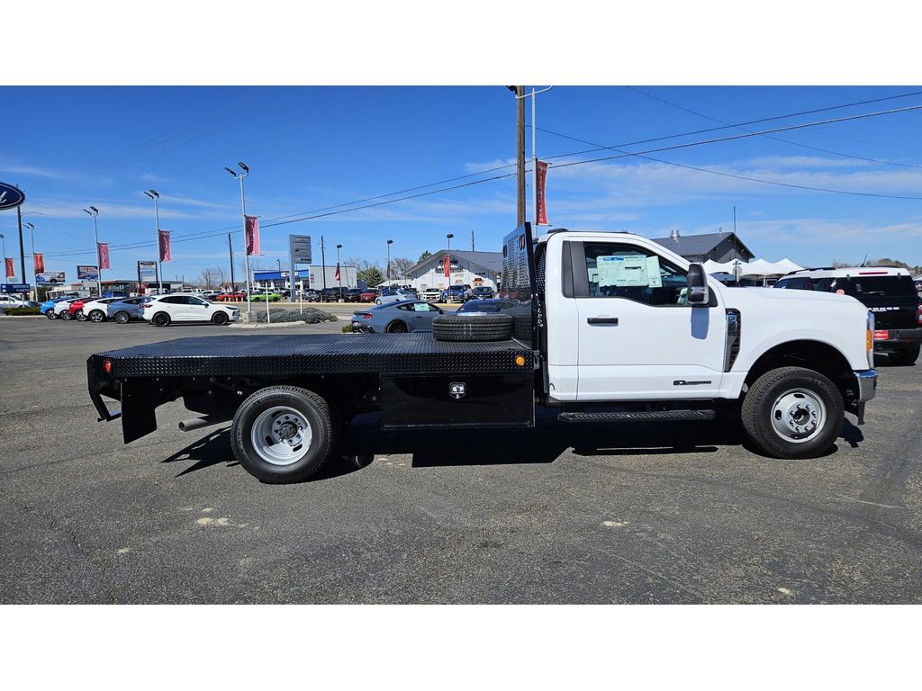 2023 Ford F-350 XL photo 2