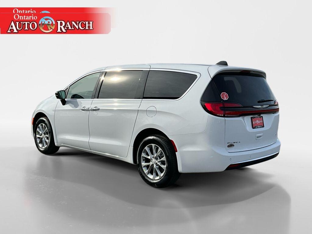 New 2026 Chrysler Pacifica Select Van Passenger Van