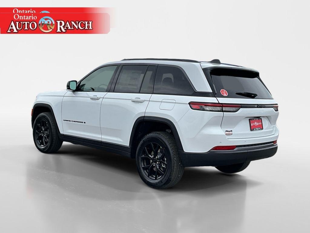 New 2026 Jeep Grand Cherokee Laredo SUV