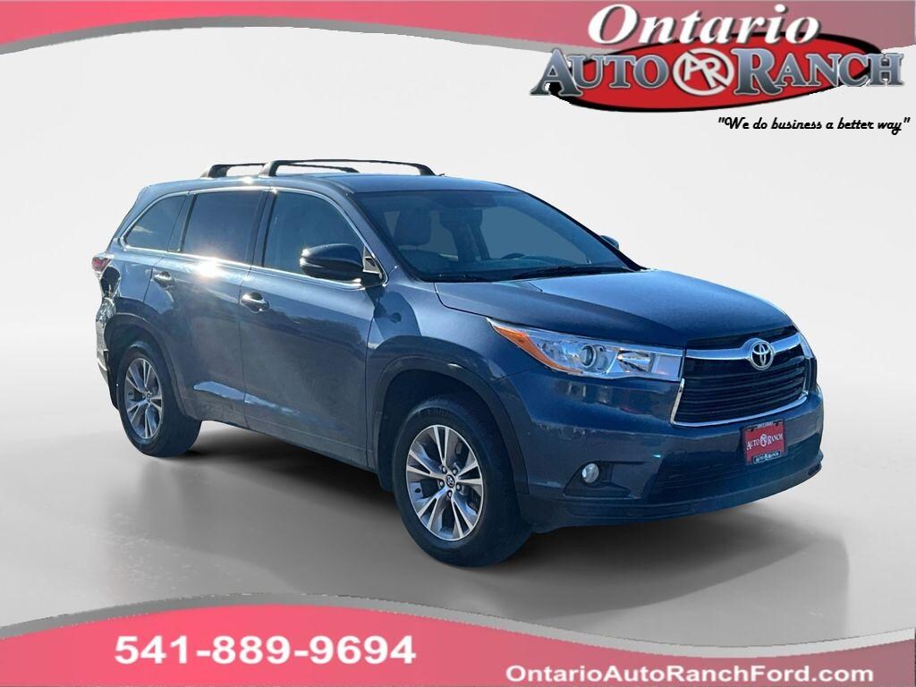 Used 2016 Toyota Highlander LE Plus V6 SUV