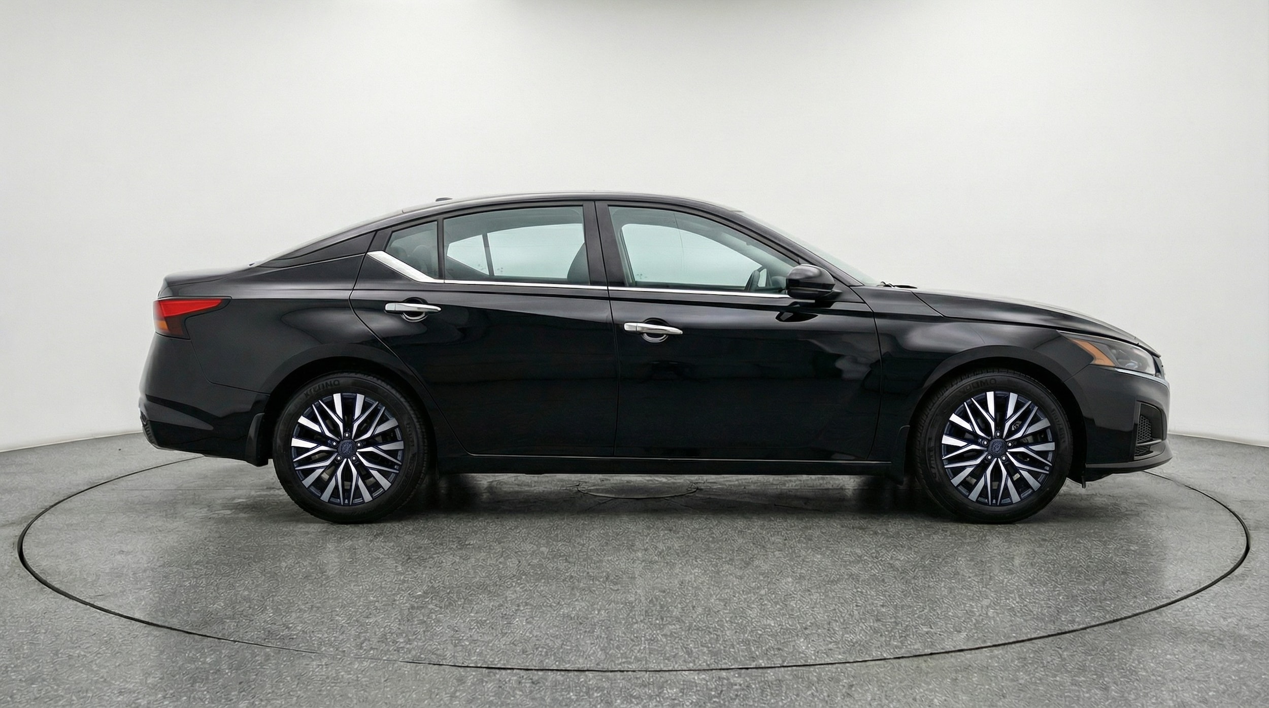 Thumbnail: 2025 Nissan Altima - 8